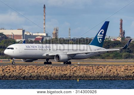 Sydney, Australia - October 8, 2013: Air New Zealand Boeing 767 Large Commercial Airliner At Sydney 