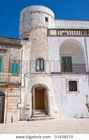 ทาวเวอร์รียอามาติ Cisternino Puglia อิตาลี