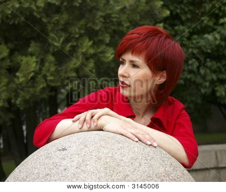 Dziewczyna w czerwonym