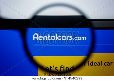 Los Angeles, California, Usa - 29 Jule 2019: Illustrative Editorial Of Rentalcars.com Website Homepa