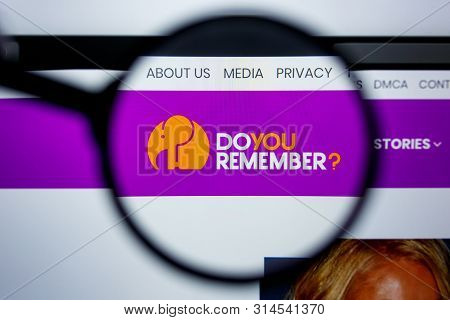 Los Angeles, California, Usa - 29 Jule 2019: Illustrative Editorial Of Doyouremember.com Website Hom