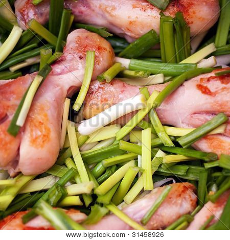Frango frito com cebola verde