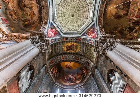 Basilica San Fedele, Como, Italy