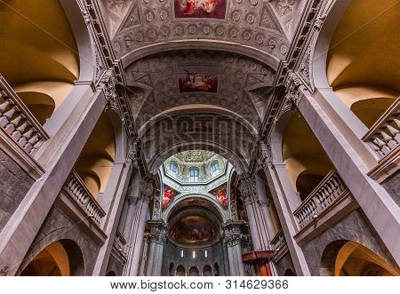 Basilica San Fedele, Como, Italy
