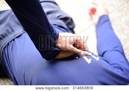 Cpr Training Course Basic Life Support Concept Healthcare