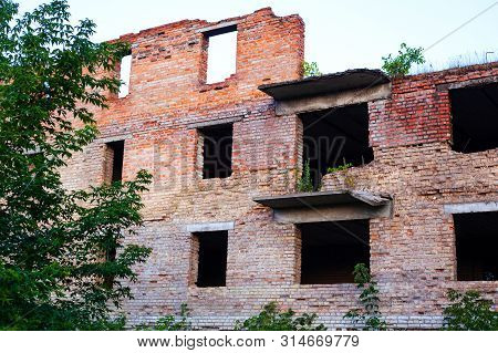 A School In The Donbass Fired Upon And Destroyed By Heavy Weapons And Damaged By An Explosion Of A R