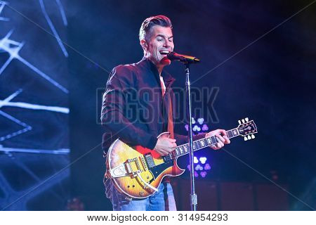 WANTAGH, NY - JUL 26: Nick Hexum of 311 performs in concert on July 26, 2019 at Northwell Health at Jones Beach Theater in Wantagh, New York. 