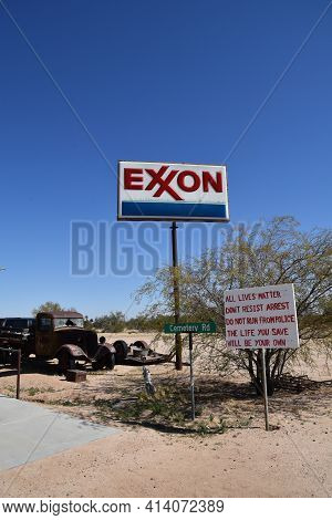 Maricopa, Arizona, February 26, 20221: Bismarck, North Dakota, Aug 1, 2020: The Exxon Logo Represent