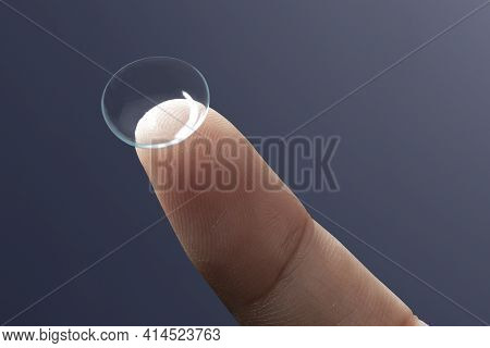 Smart Contact Lens On Fingertip New Tech