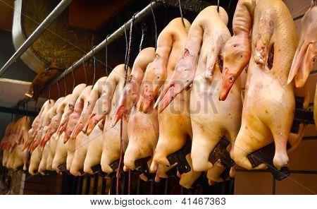 Уток в строке A