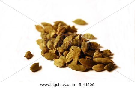 Haufen von Cardamomo Samen