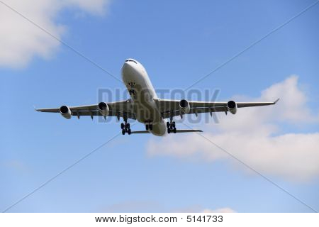 Açık bir uçak