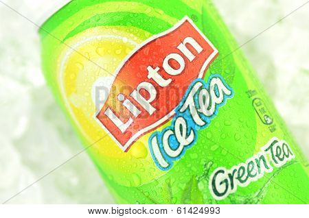 Can of Lipton Ice Tea drink on ice