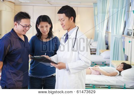 Pediatrician Explain Kid Condition To Her Parents