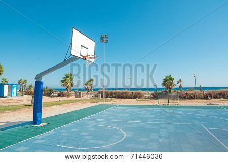 Hoop By The Sea