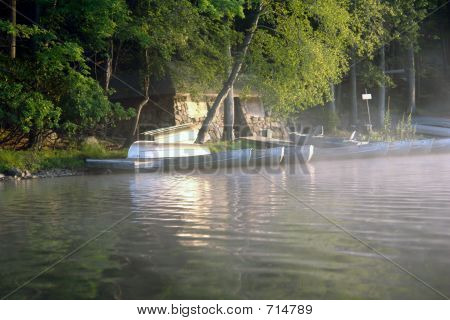 Mattina presto al lago