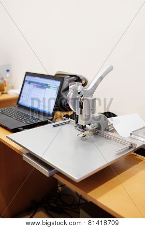 Professional printing stapler