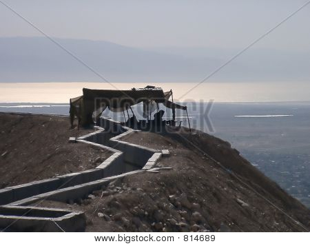 israelische Armee Außenposten israelischen Soldaten mit Maschinengewehr