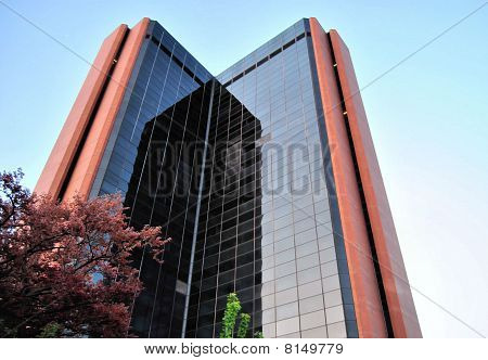 V Form Gebäude