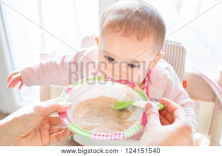 hungry newborn feed weaning food habit change