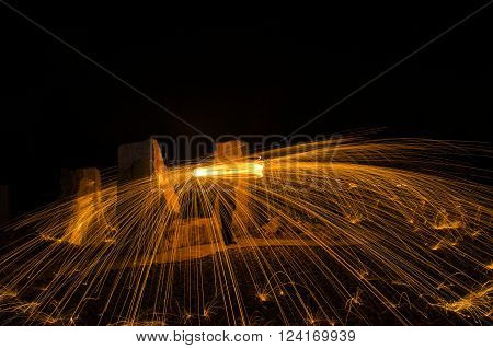 burning steel wool long exposed to light and spark lines