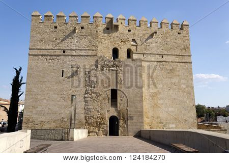 The Calahorra tower at the end of the Roman Bridge was built in late 12th century by the Almohads to protect the nearby bridge on the Guadalquivir River