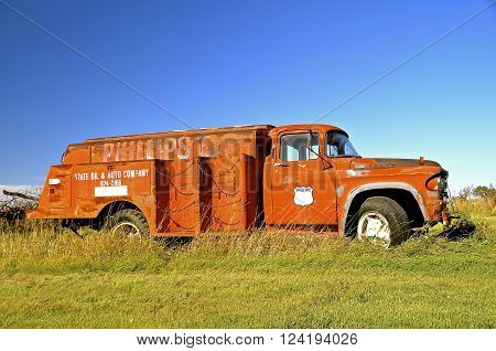 DOWNER, MINNISOTA, October 10, 2015: Phillips Petroleum Co. was an American oil company incorporated in 1917 that expanded into petroleum refining, marketing and transportation, natural gas gathering and the chemicals sectors.