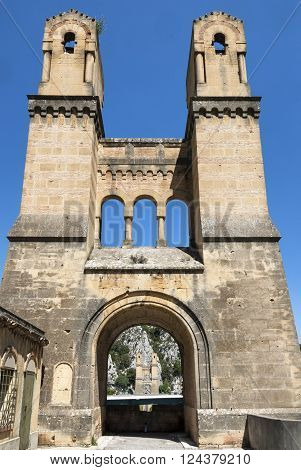 Pont-de-Mirabeau (Provence France): historic bridge with arch and two towers