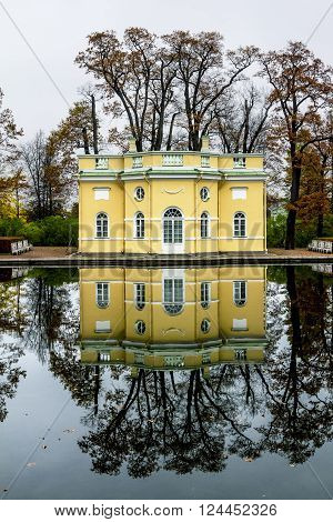 October 14, 2012. Pushkin, Ekaterininsky Park. Pavilion 