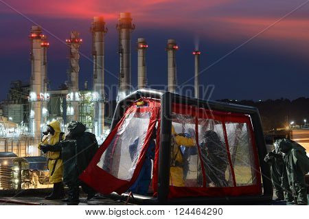 Decontamination  for emergency response Oil, refinery  plant.