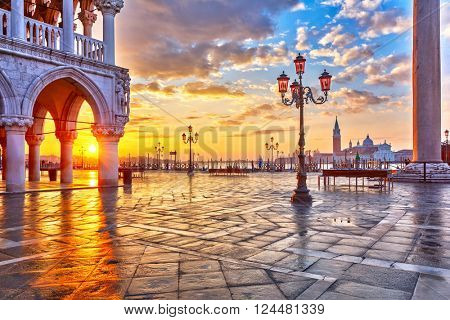 Piazza San Marco at sunrise, Vinice, Italy