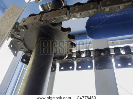 conveyor chain line in technology  line machine
** Note: Shallow depth of field