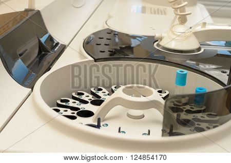 Equipment for chemical laboratory.Equipment for use with biological fluids.