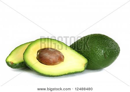 avocado isolata on white