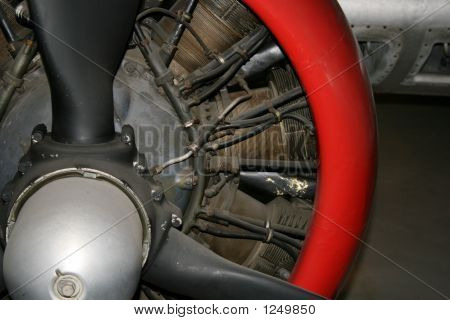 Létající pevnosti motor