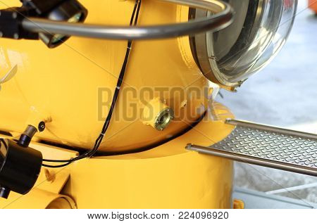 Yellow submarine for deep sea research and exploration of the seabed