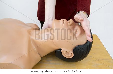 Head Hyperextension In Cpr Maneuvers