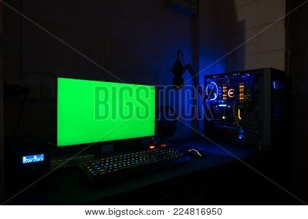 High-End Computing Green screen  technology gaming pc