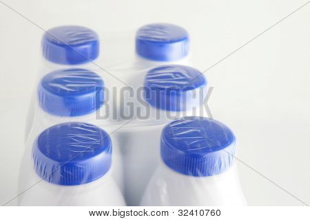 six-Pack von Milch