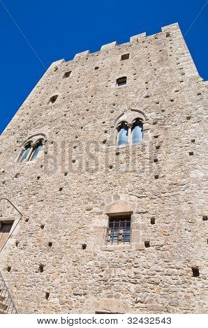 Norman Kulesi. Pietramontecorvino. Puglia. İtalya.
