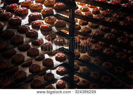 Cookie Making Factory Bakery Fresh Cook Biscuit