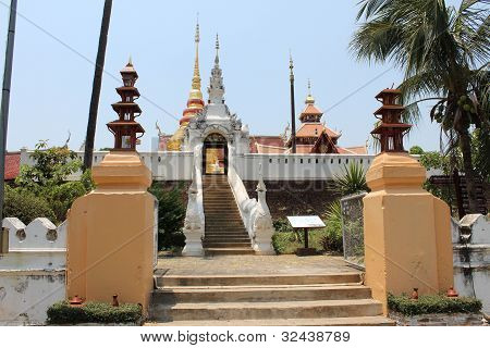 ทางเข้าวัด