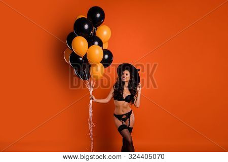 Photo Of Beautiful Nude Lady Fit Body Red Lips Gladly Smiling Hold Many Colorful Air Balloons Ready 