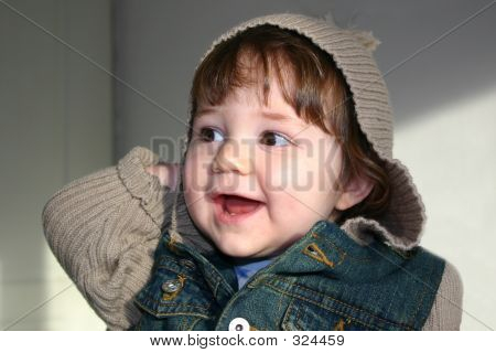 Ragazza con Hooded Jacket