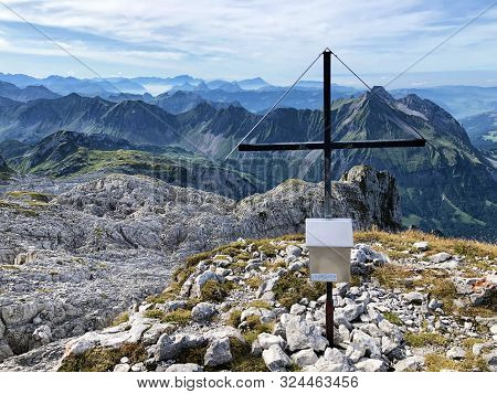 Mutteristock Mountain Above The Wagital Valley (waegital Or Wägital) And Alpine Lake Wagitalersee (w