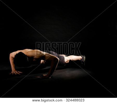 Athletic Muscular Image & Photo (Free Trial) | Bigstock