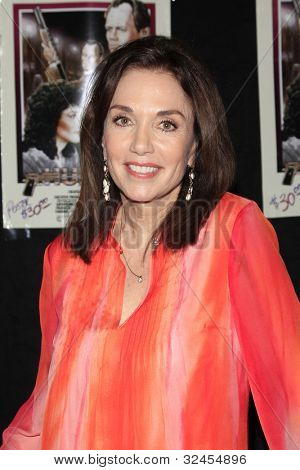 BURBANK - APR 22: Stepfanie Kramer se podílí na 
