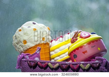 Squishy Dessert Basket Window Background Day Light