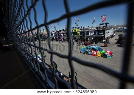 September 13, 2019 - Las Vegas, Nevada, USA: Kyle Busch (18) gets ready to practice for the South Point 400 at Las Vegas Motor Speedway in Las Vegas, Nevada.