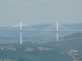V Millau viadukt